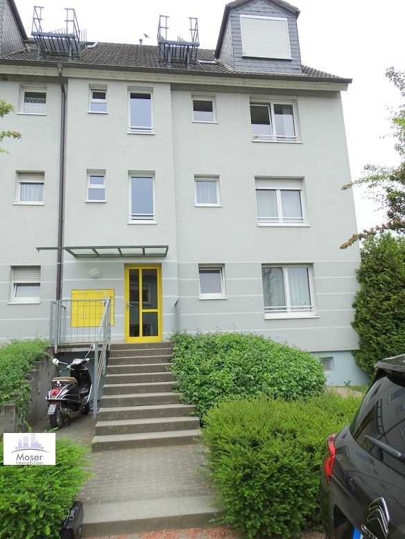 Hochwertige 3-Zimmer Gartenwohnung mit Terrasse + Einbauküche + Tiefgaragenplatz – ruhig in FFM-Oberad