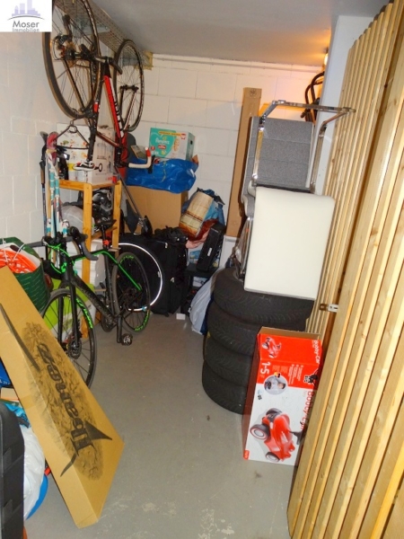 Hochwertige 3-Zimmer Gartenwohnung mit Terrasse + Einbauküche + Tiefgaragenplatz – ruhig in FFM-Oberad