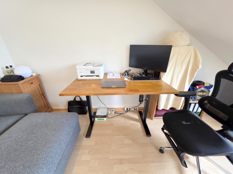 Gemütliche kleine 2-Zimmer Dachgeschoss Wohnung inkl. EBK gg.Abstand – Top Nordendlage bei Berger Straße