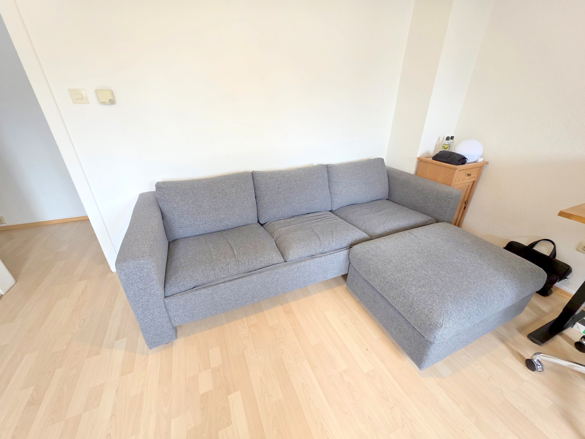 Gemütliche kleine 2-Zimmer Dachgeschoss Wohnung inkl. EBK gg.Abstand – Top Nordendlage bei Berger Straße