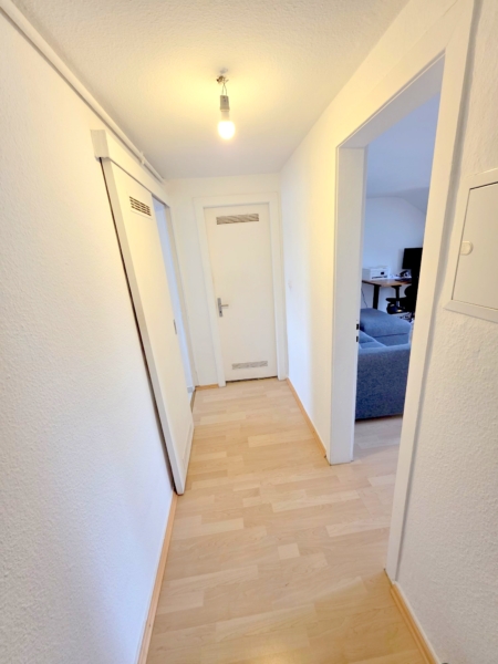 Gemütliche kleine 2-Zimmer Dachgeschoss Wohnung inkl. EBK gg.Abstand – Top Nordendlage bei Berger Straße