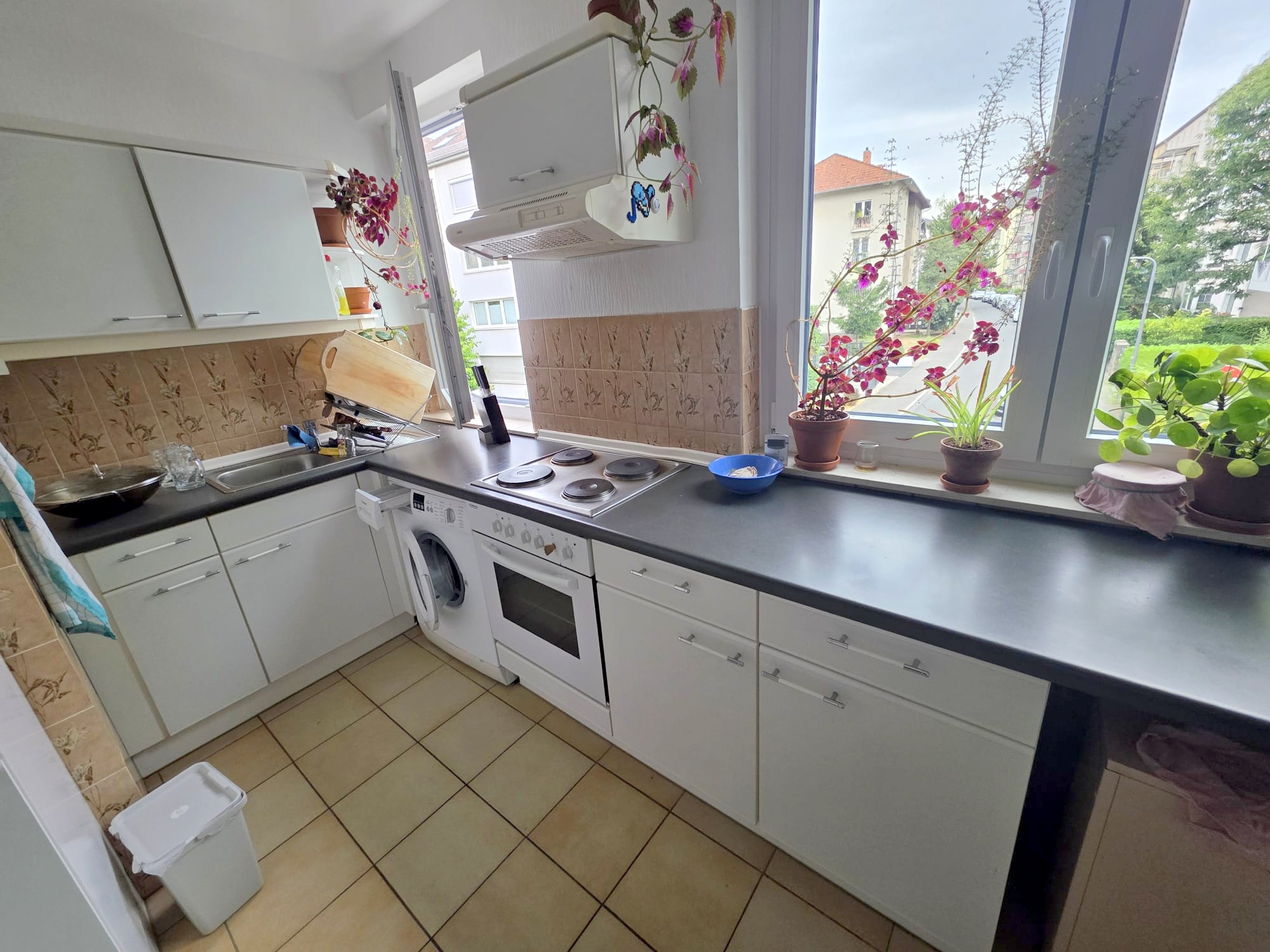 Sonnige 2 Zimmerwohnung mit Wohnküche + großem Balkon – Bornheim Grenze Ostend