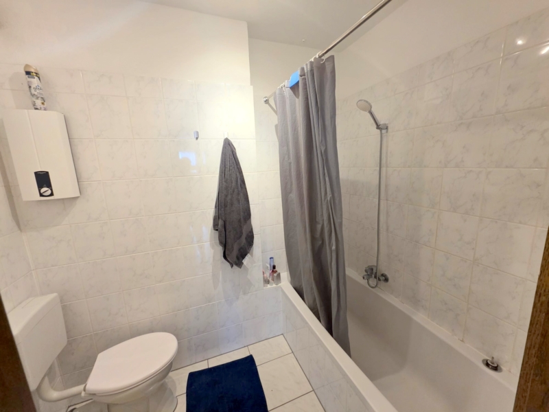 Sonnige 2 Zimmerwohnung mit Wohnküche + großem Balkon – Bornheim Grenze Ostend