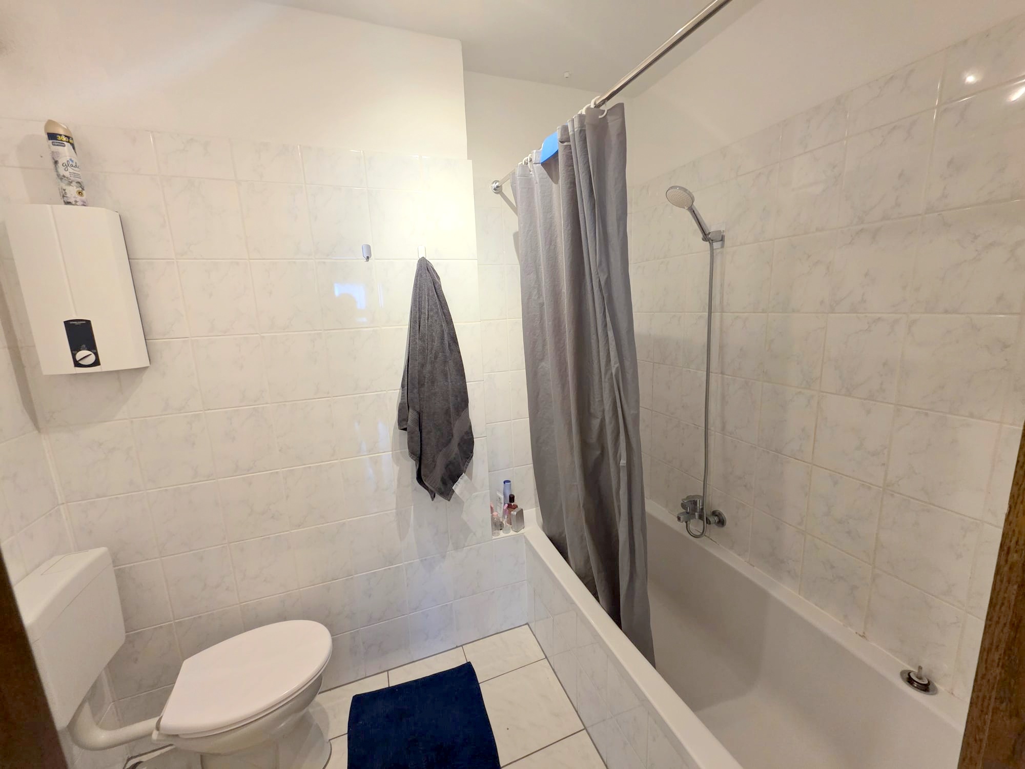 Sonnige 2 Zimmerwohnung mit Wohnküche + großem Balkon – Bornheim Grenze Ostend