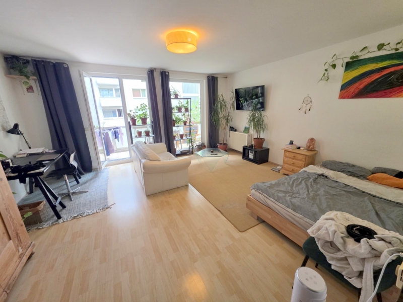 Sonnige 2 Zimmerwohnung mit Wohnküche + großem Balkon – Bornheim Grenze Ostend