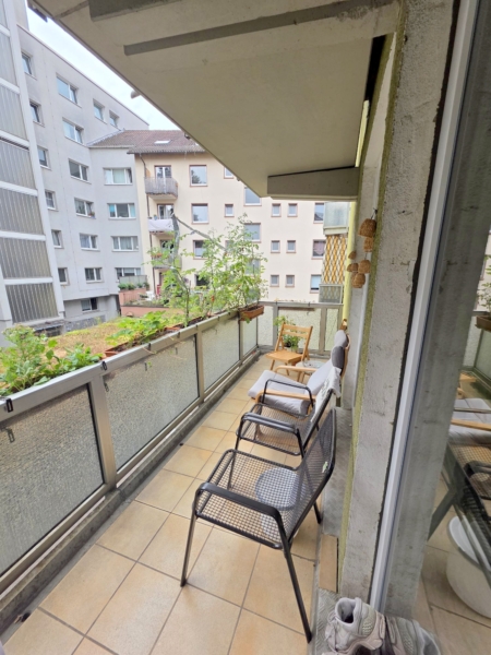 Sonnige 2 Zimmerwohnung mit Wohnküche + großem Balkon – Bornheim Grenze Ostend