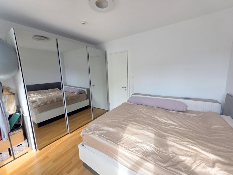 Neubau in 2020! Große 2-Zimmer Penthouse mit 2 Terrassen, Parkett, Einbauküche, Klimaanlage – zentr. Ostend Lage