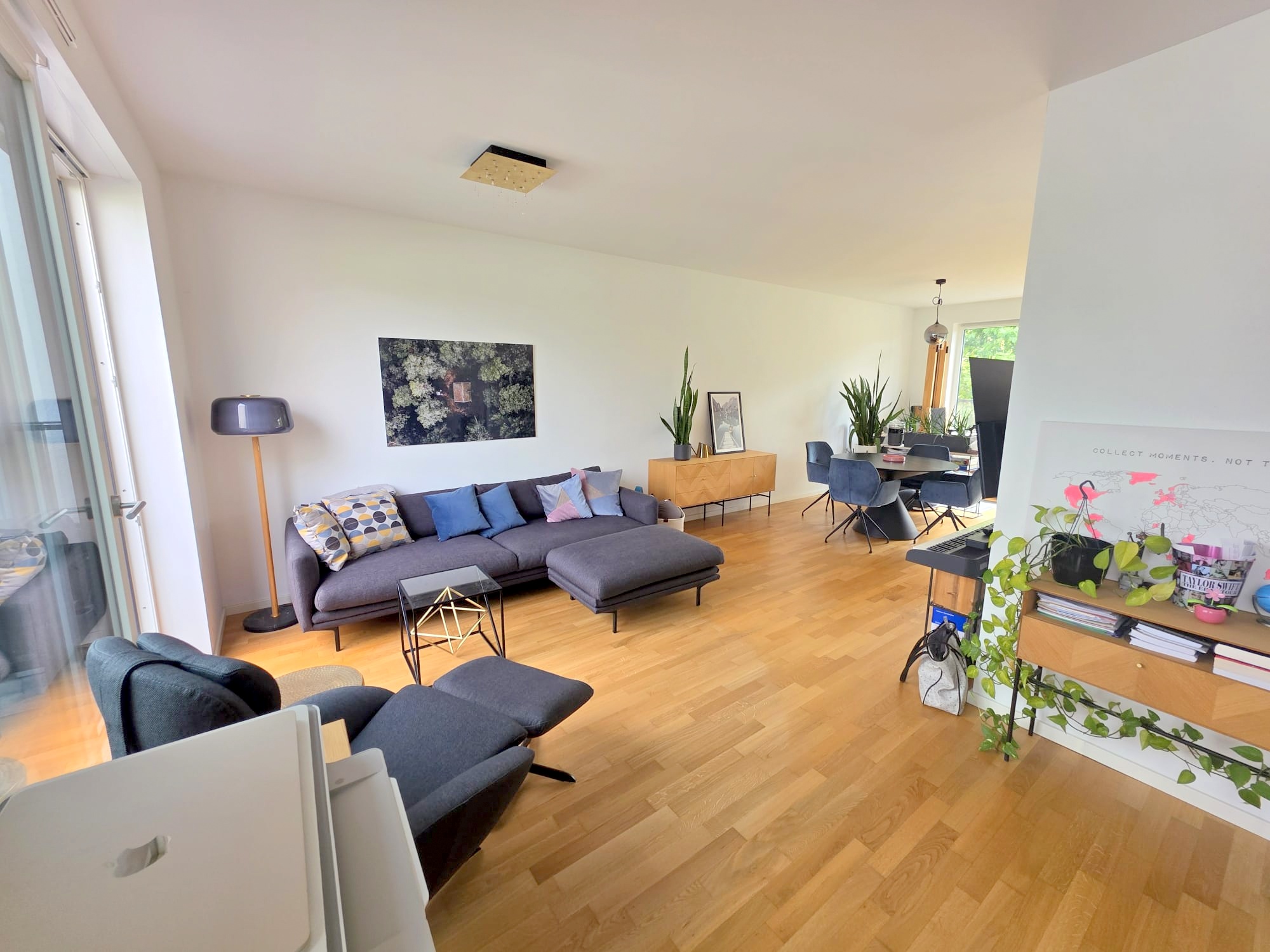 Neubau in 2020! Große 2-Zimmer Penthouse mit 2 Terrassen, Parkett, Einbauküche, Klimaanlage – zentr. Ostend Lage