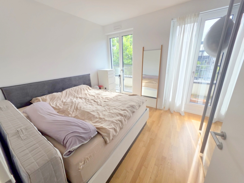 Neubau in 2020! Große 2-Zimmer Penthouse mit 2 Terrassen, Parkett, Einbauküche, Klimaanlage – zentr. Ostend Lage