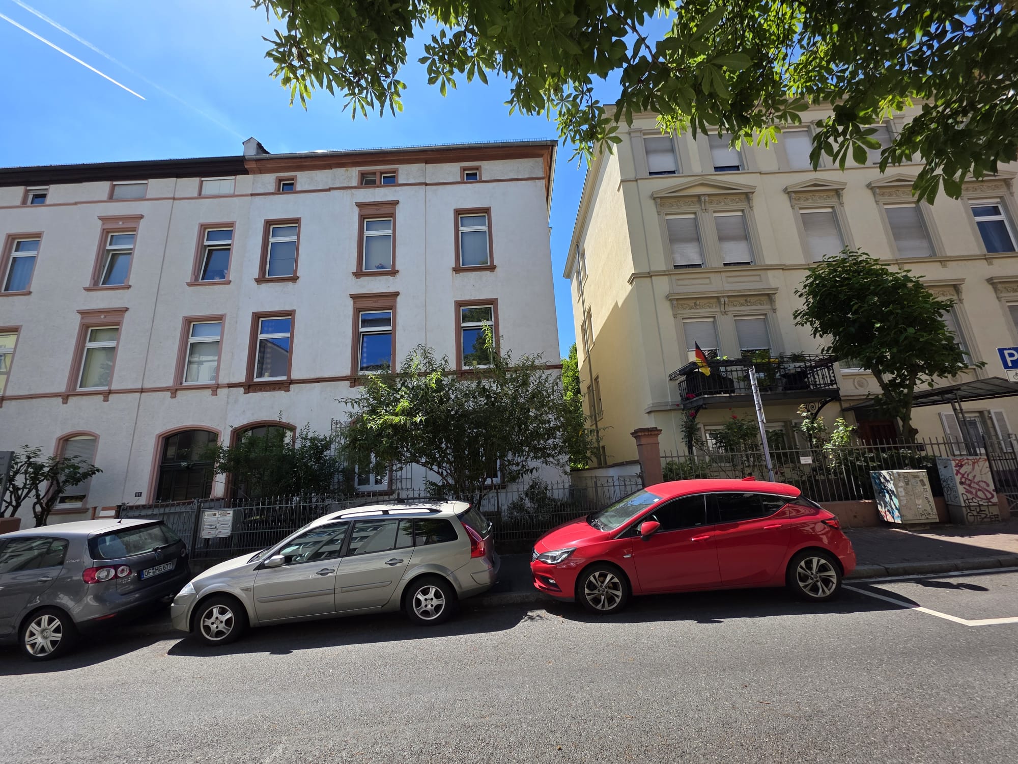Altbaucharme im Hinterhaus.: Gemütliches 1 Zimmer Apartment mit Parkett + Wohnküche – zentral im Ostend
