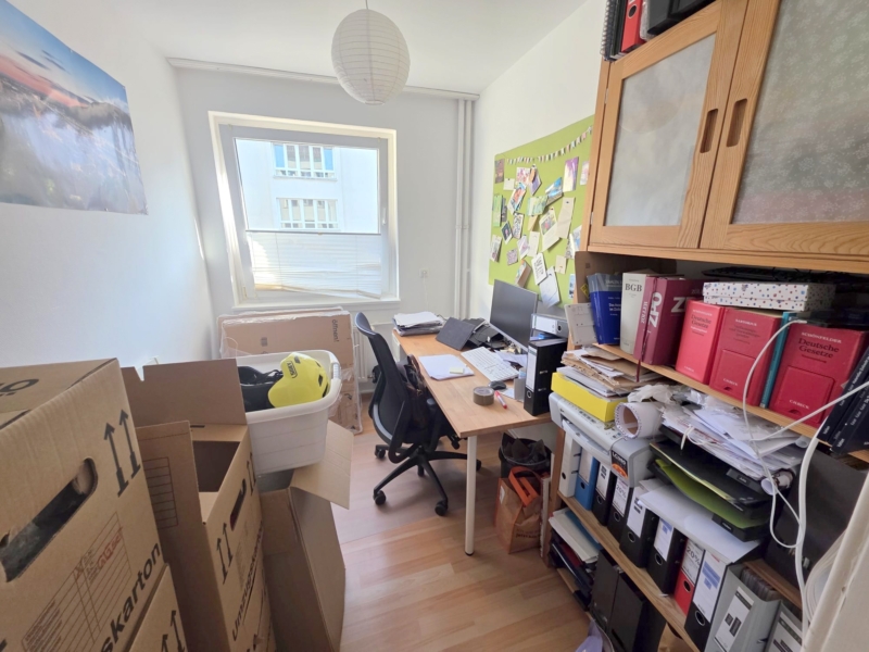 Top Westendlage! Gemütliche 2,5 Zimmerwohnung mit Balkon + Einbauküche + Tageslicht-Wannenbad