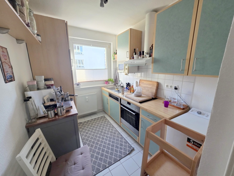 Top Westendlage! Gemütliche 2,5 Zimmerwohnung mit Balkon + Einbauküche + Tageslicht-Wannenbad