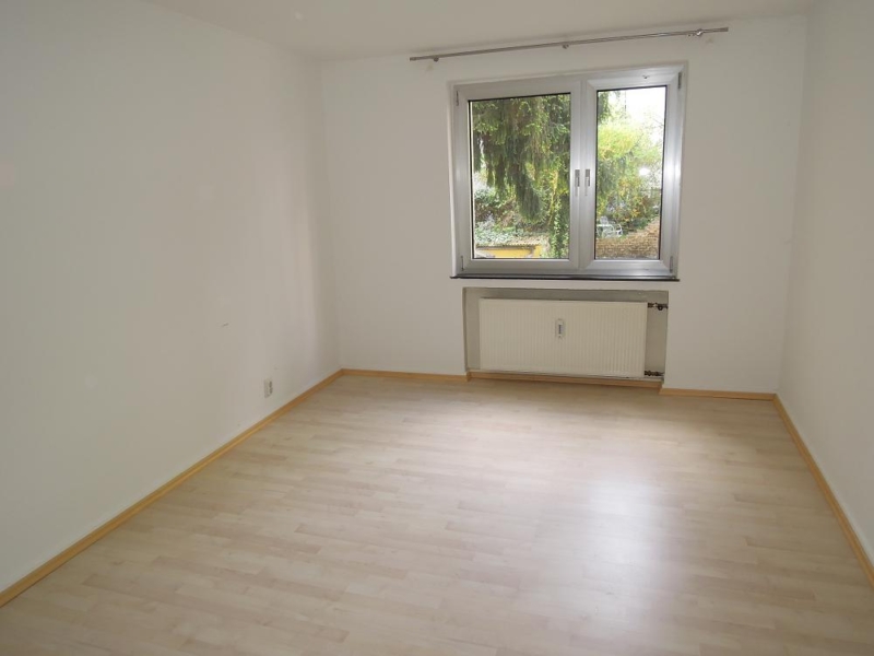 Großzügige sonnige 2 Zimmerwohnung mit Südbalkon + Einbauküche + PKW Platz möglich – nahe Berger Straße – Bornheim Mitte