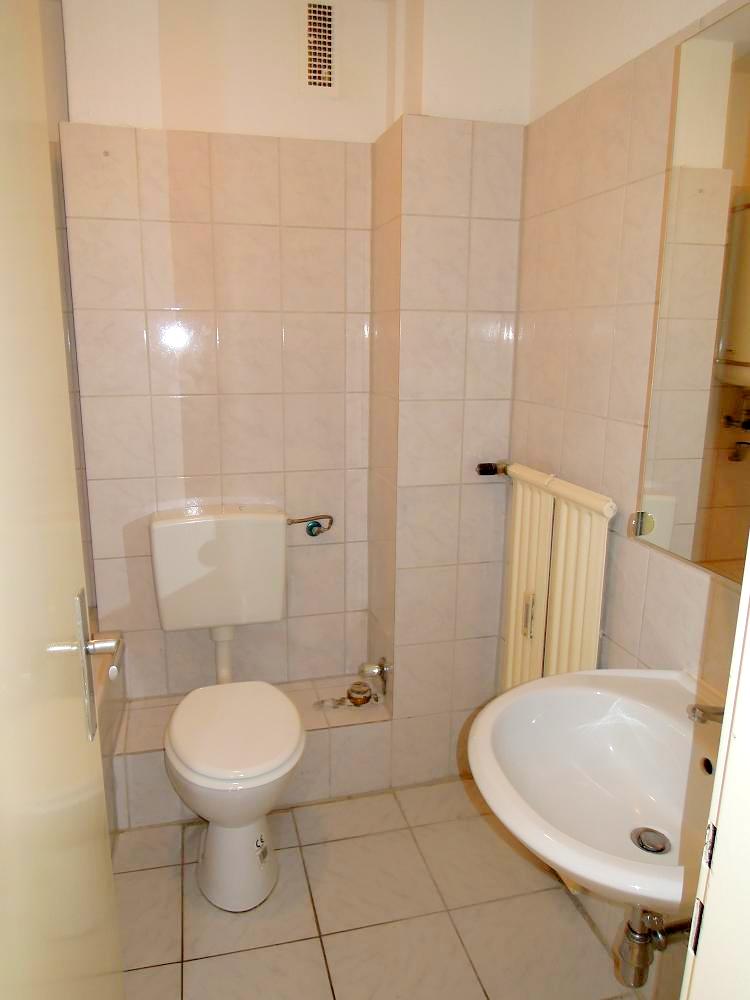 Großzügige sonnige 2 Zimmerwohnung mit Südbalkon + Einbauküche + PKW Platz möglich – nahe Berger Straße – Bornheim Mitte