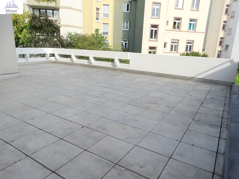 Riesen Sonnenterrasse! Große 2 Zimmerwohnung inkl. EBK + KFZ TG Platz- Top Nordendlage am Oederweg