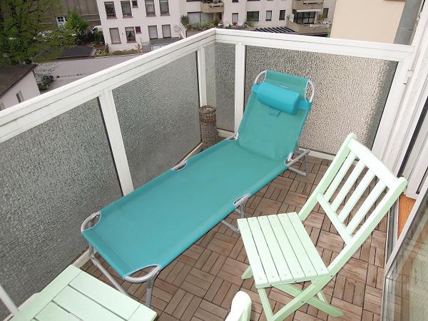 Großzügige 1- Zimmerwohnung mit Balkon + Einbauküche for free – Top Nordendlage Oederweg