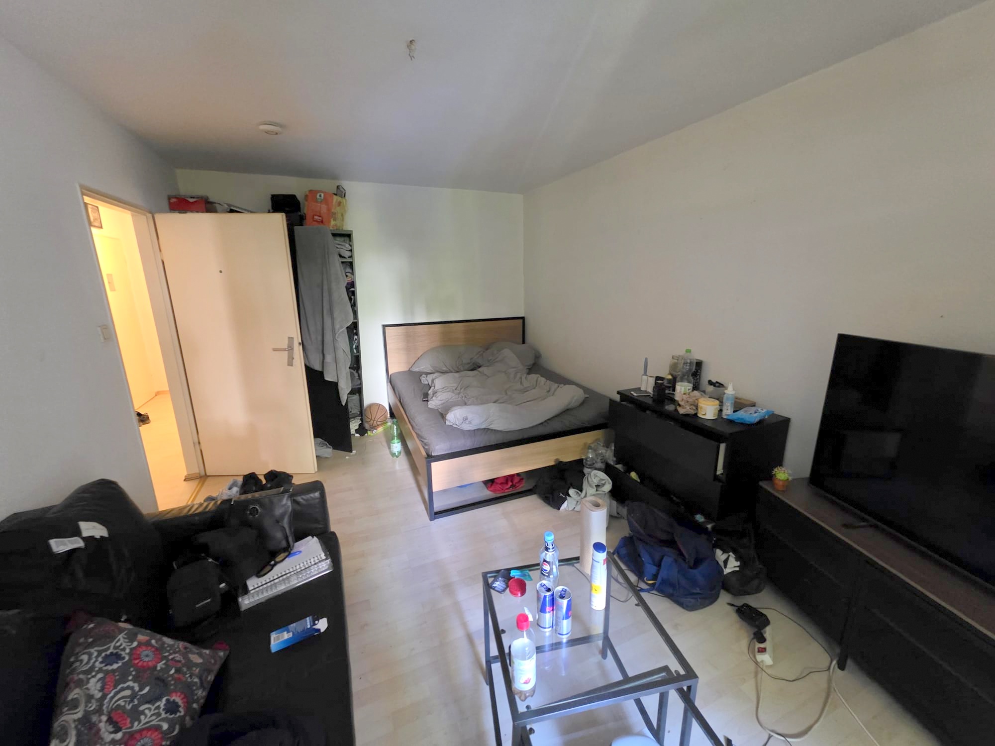 Großzügige sonnige 2 Zimmerwohnung mit Südbalkon + Einbauküche + PKW Platz möglich – nahe Berger Straße – Bornheim Mitte