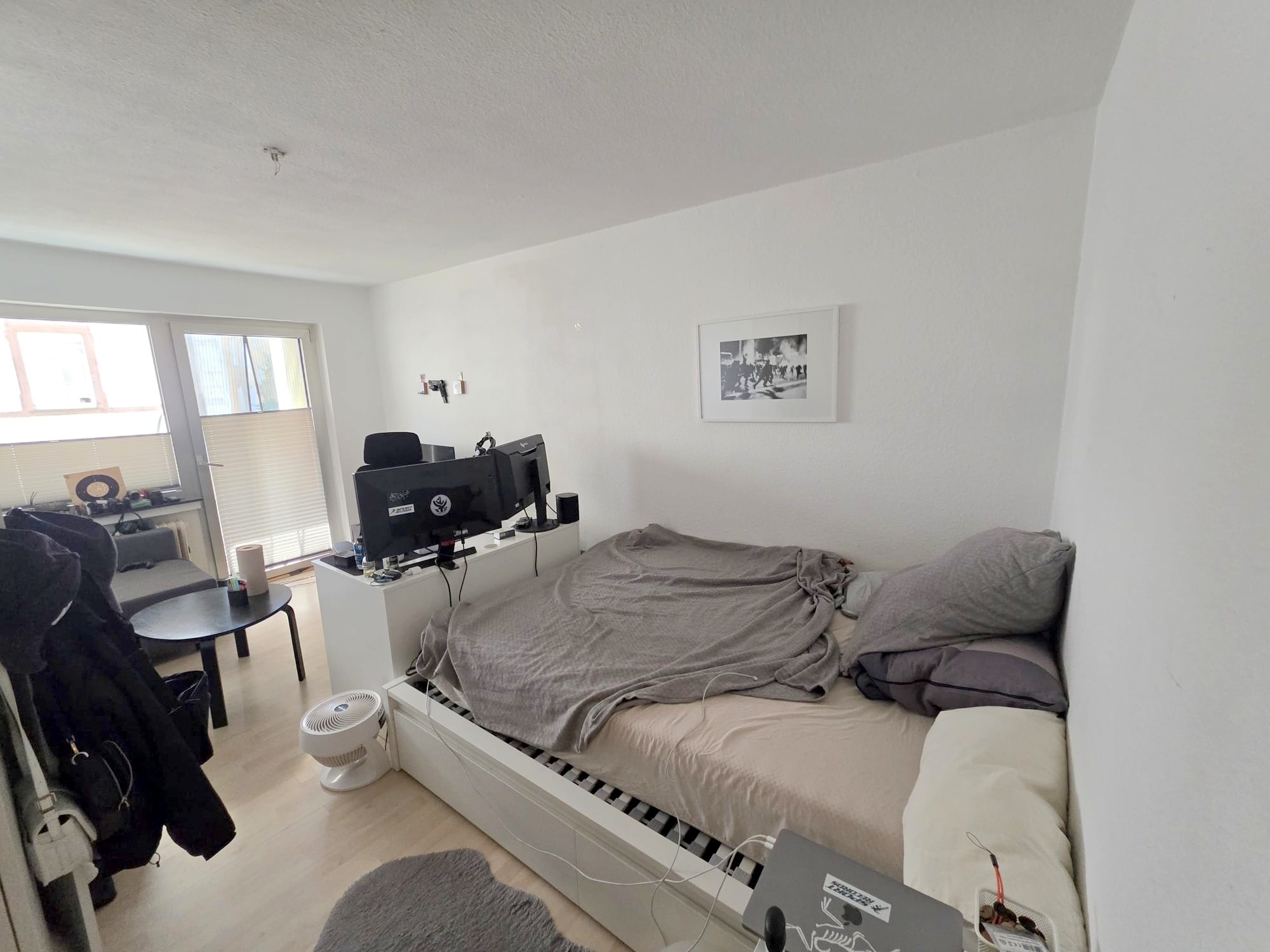 Großzügige sonnige 2 Zimmerwohnung mit Südbalkon + Einbauküche + PKW Platz möglich – nahe Berger Straße – Bornheim Mitte
