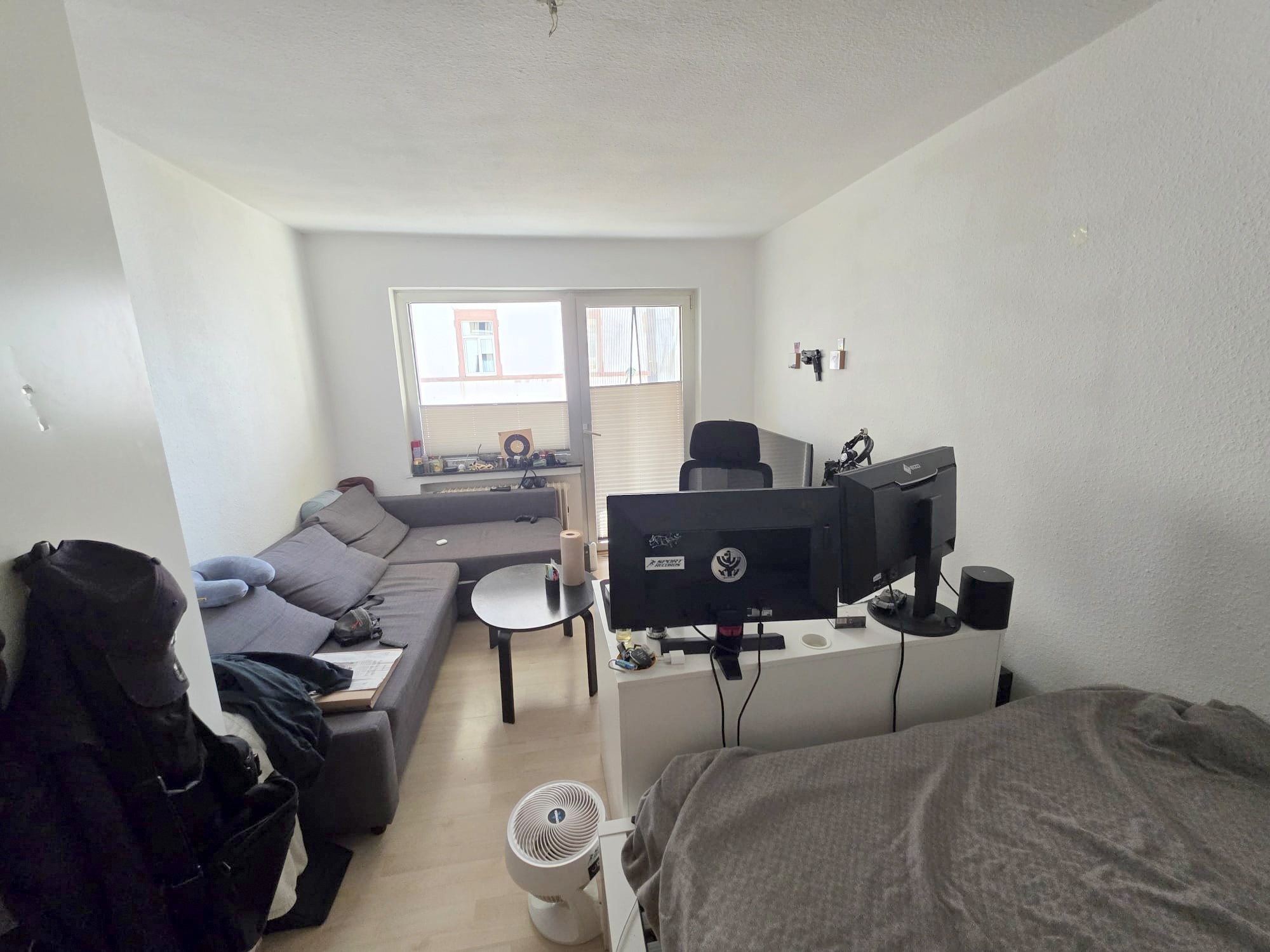 Großzügige sonnige 2 Zimmerwohnung mit Südbalkon + Einbauküche + PKW Platz möglich – nahe Berger Straße – Bornheim Mitte