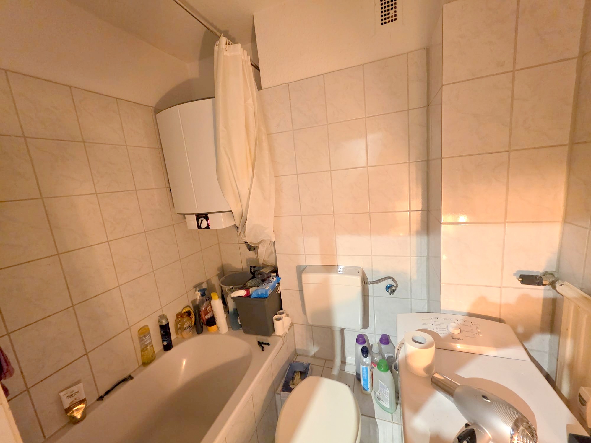 Großzügige sonnige 2 Zimmerwohnung mit Südbalkon + Einbauküche + PKW Platz möglich – nahe Berger Straße – Bornheim Mitte
