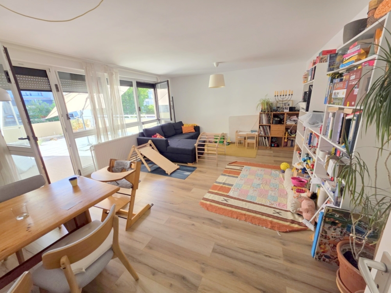 Riesen Sonnenterrasse! Große 2 Zimmerwohnung inkl. EBK + KFZ TG Platz- Top Nordendlage am Oederweg