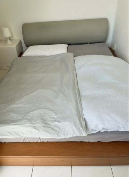 Bestlage Bornheim! Kleine gemütliche 2 Zimmer DG-Wohnung mit 2 Balkonen direkt auf Berger Straße