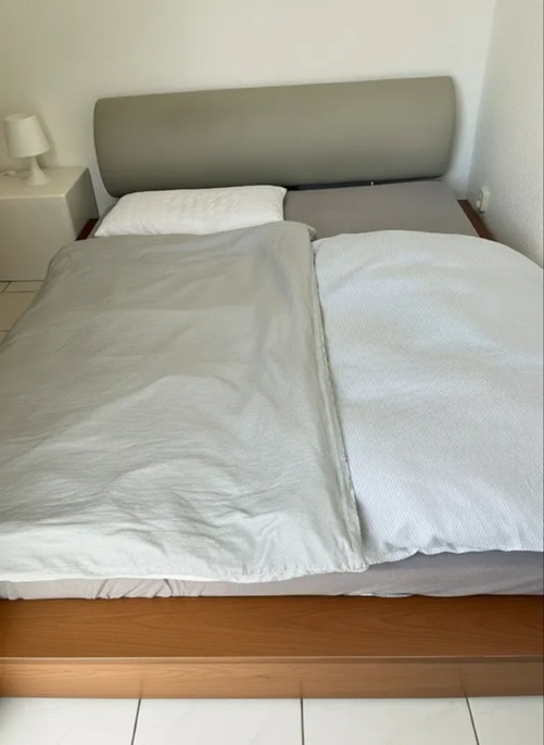 Bestlage Bornheim! Kleine gemütliche 2 Zimmer DG-Wohnung mit 2 Balkonen direkt auf Berger Straße