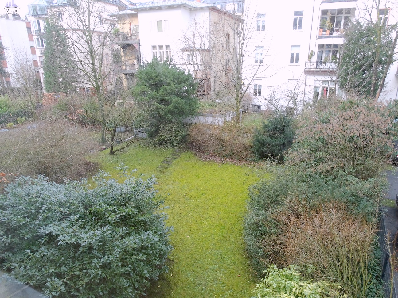 In perfekter Westendlage! Große 2 Zimmerwohnung inkl. Einbauküche + mit tollem Südbalkon & Gartennutzung
