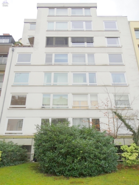 In perfekter Westendlage! Große 2 Zimmerwohnung inkl. Einbauküche + mit tollem Südbalkon & Gartennutzung