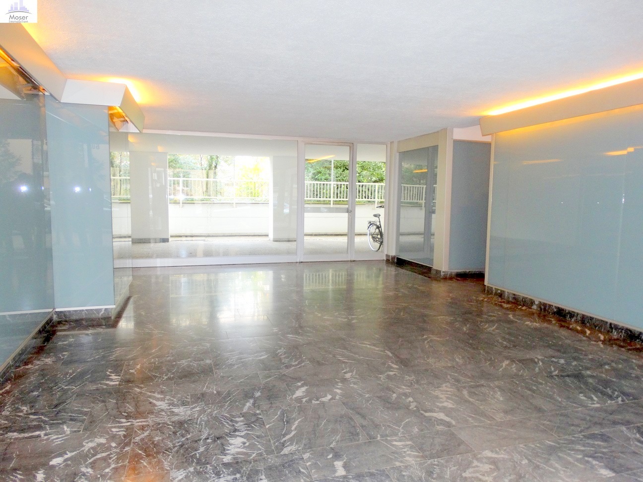 In perfekter Westendlage! Große 2 Zimmerwohnung inkl. Einbauküche + mit tollem Südbalkon & Gartennutzung
