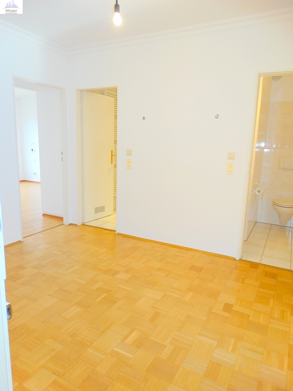 In perfekter Westendlage! Große 2 Zimmerwohnung inkl. Einbauküche + mit tollem Südbalkon & Gartennutzung