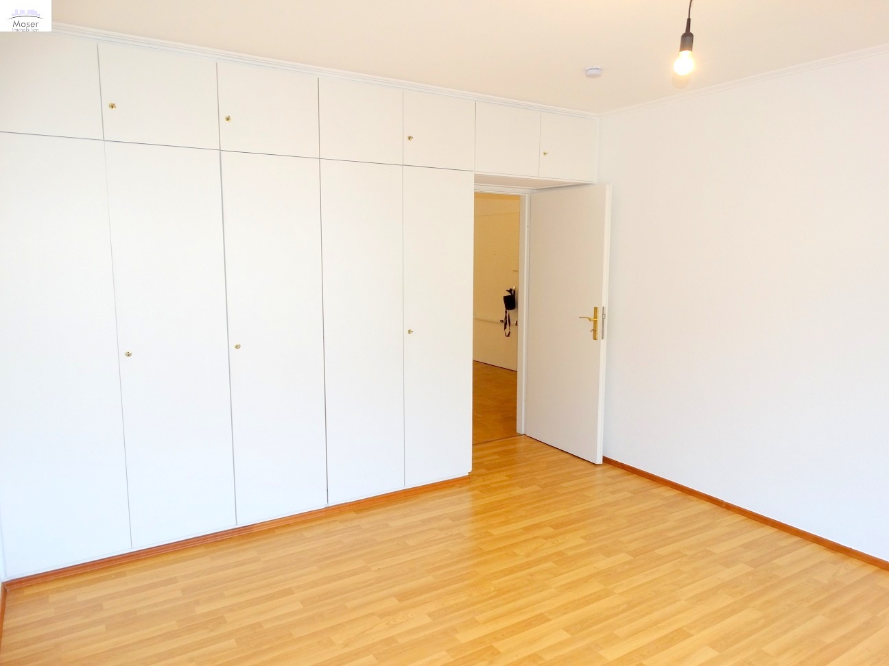 In perfekter Westendlage! Große 2 Zimmerwohnung inkl. Einbauküche + mit tollem Südbalkon & Gartennutzung