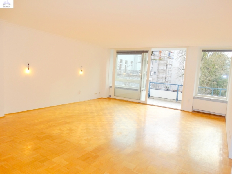 In perfekter Westendlage! Große 2 Zimmerwohnung inkl. Einbauküche + mit tollem Südbalkon & Gartennutzung