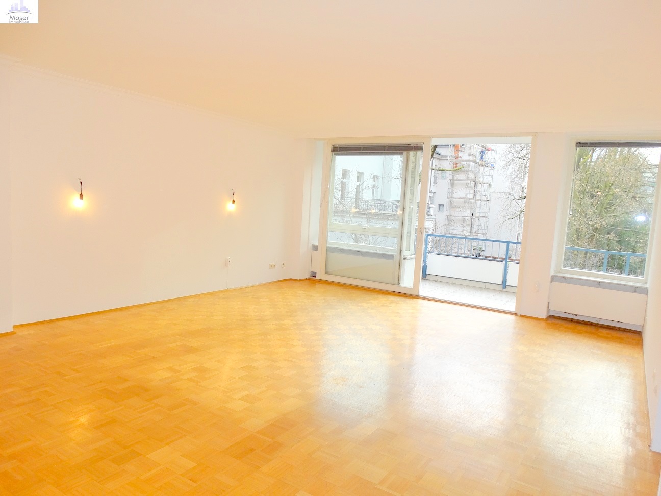 In perfekter Westendlage! Große 2 Zimmerwohnung inkl. Einbauküche + mit tollem Südbalkon & Gartennutzung