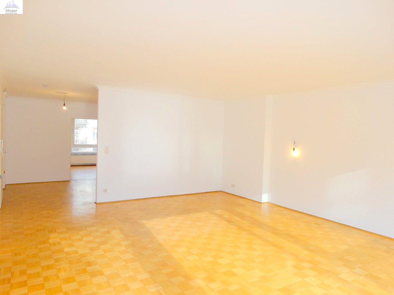 In perfekter Westendlage! Große 2 Zimmerwohnung inkl. Einbauküche + mit tollem Südbalkon & Gartennutzung