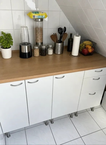 Bestlage Bornheim! Kleine gemütliche 2 Zimmer DG-Wohnung mit 2 Balkonen direkt auf Berger Straße