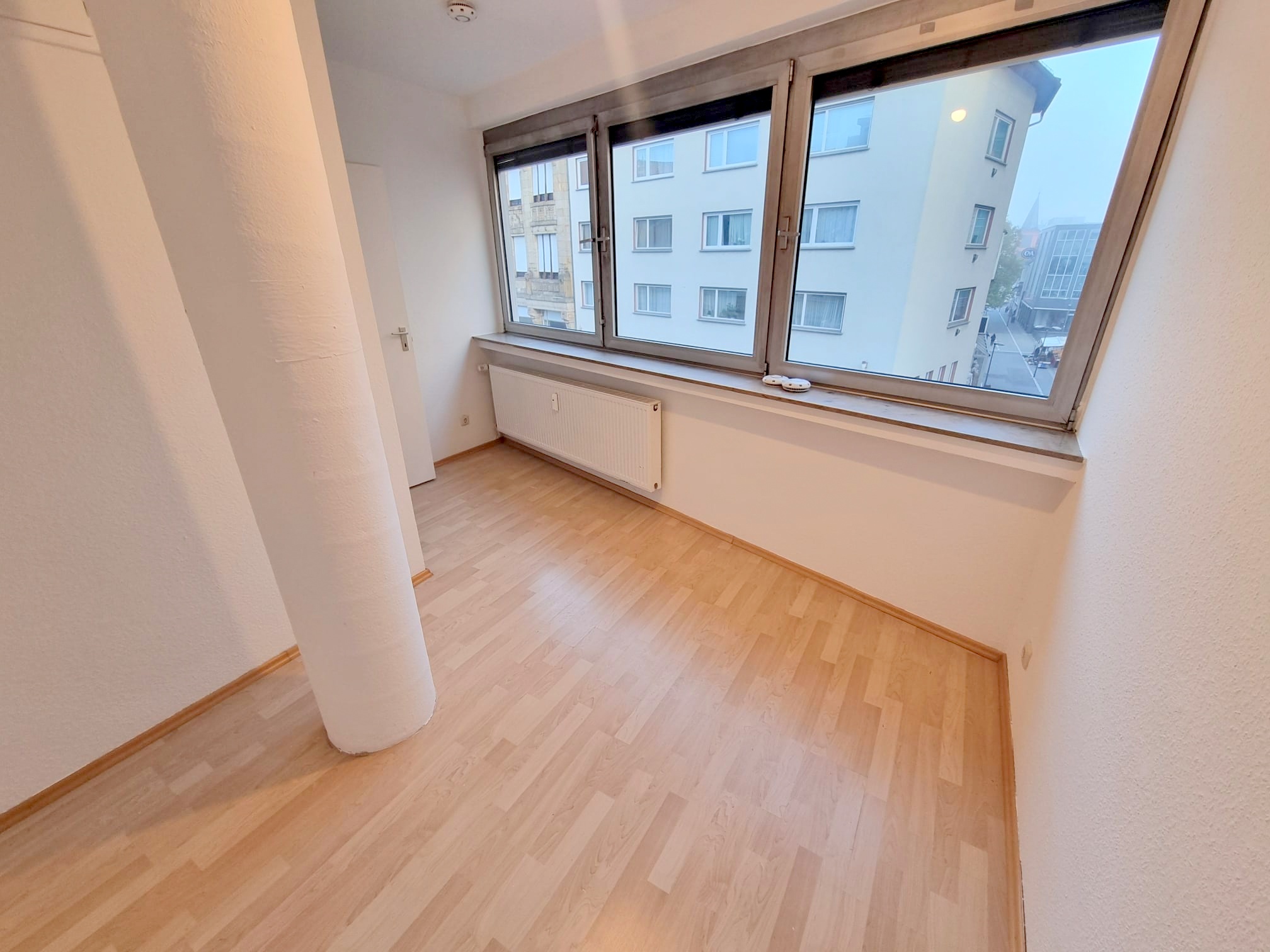 2024 komplett neu renoviert: Großzügige 2,5-Zimmer Wohnung – mitten in der Offenbacher Fußgängerzone