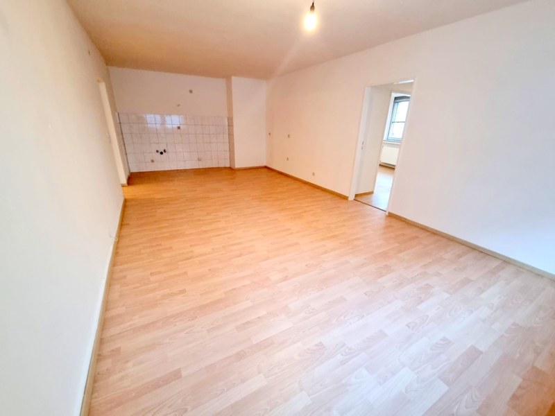 2024 komplett neu renoviert: Großzügige 2,5-Zimmer Wohnung – mitten in der Offenbacher Fußgängerzone