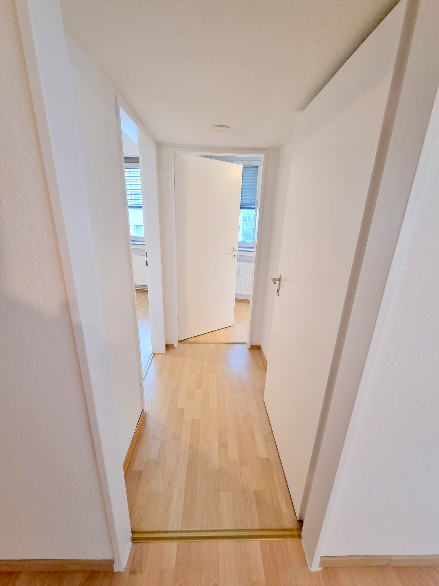 2024 komplett neu renoviert: Großzügige 2,5-Zimmer Wohnung – mitten in der Offenbacher Fußgängerzone