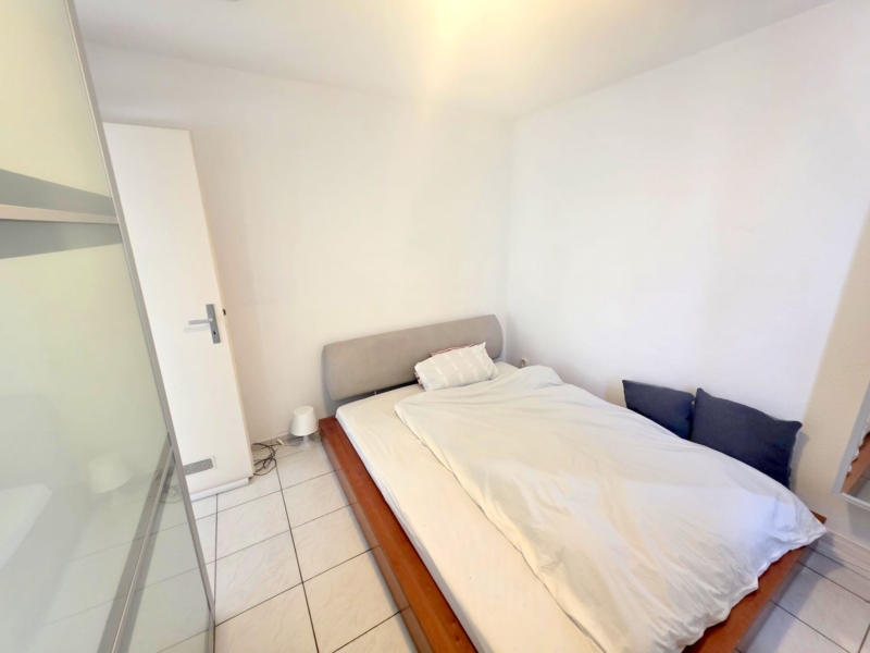 Bestlage Bornheim! Kleine gemütliche 2 Zimmer DG-Wohnung mit 2 Balkonen direkt auf Berger Straße
