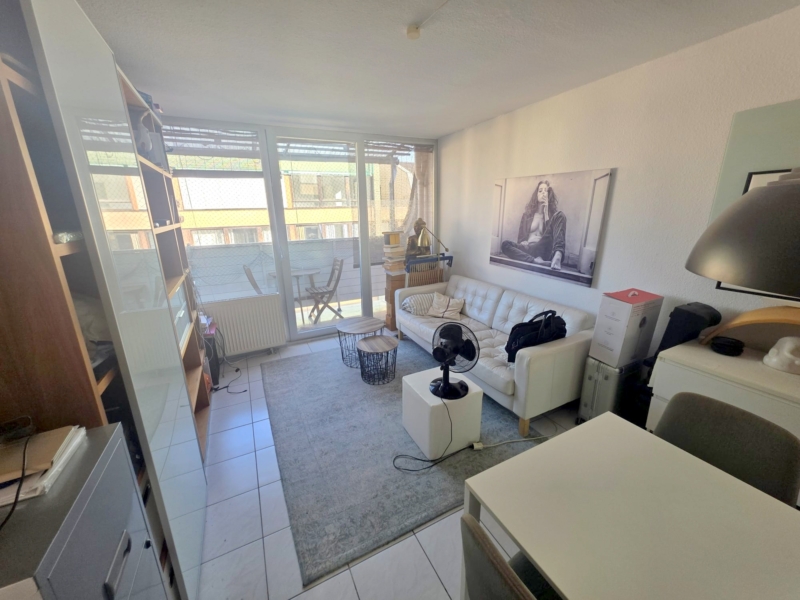 Bestlage Bornheim! Kleine gemütliche 2 Zimmer DG-Wohnung mit 2 Balkonen direkt auf Berger Straße