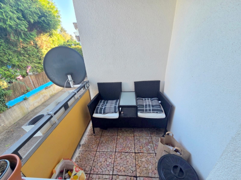 Gemütliche, sonnige 3 Zimmer Gartenwohnung inkl. Einbauküche und Wannenbad in Neu-Isenburg
