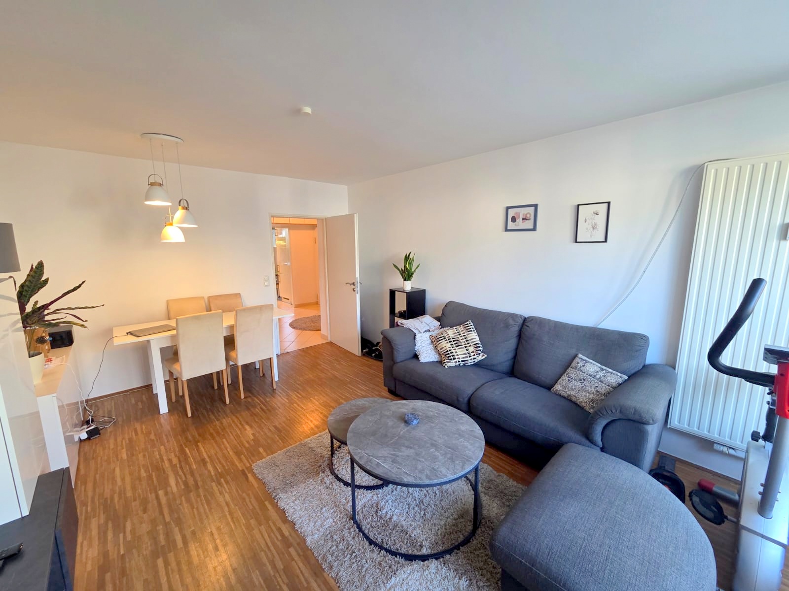 Gemütliche, sonnige 3 Zimmer Gartenwohnung inkl. Einbauküche und Wannenbad in Neu-Isenburg