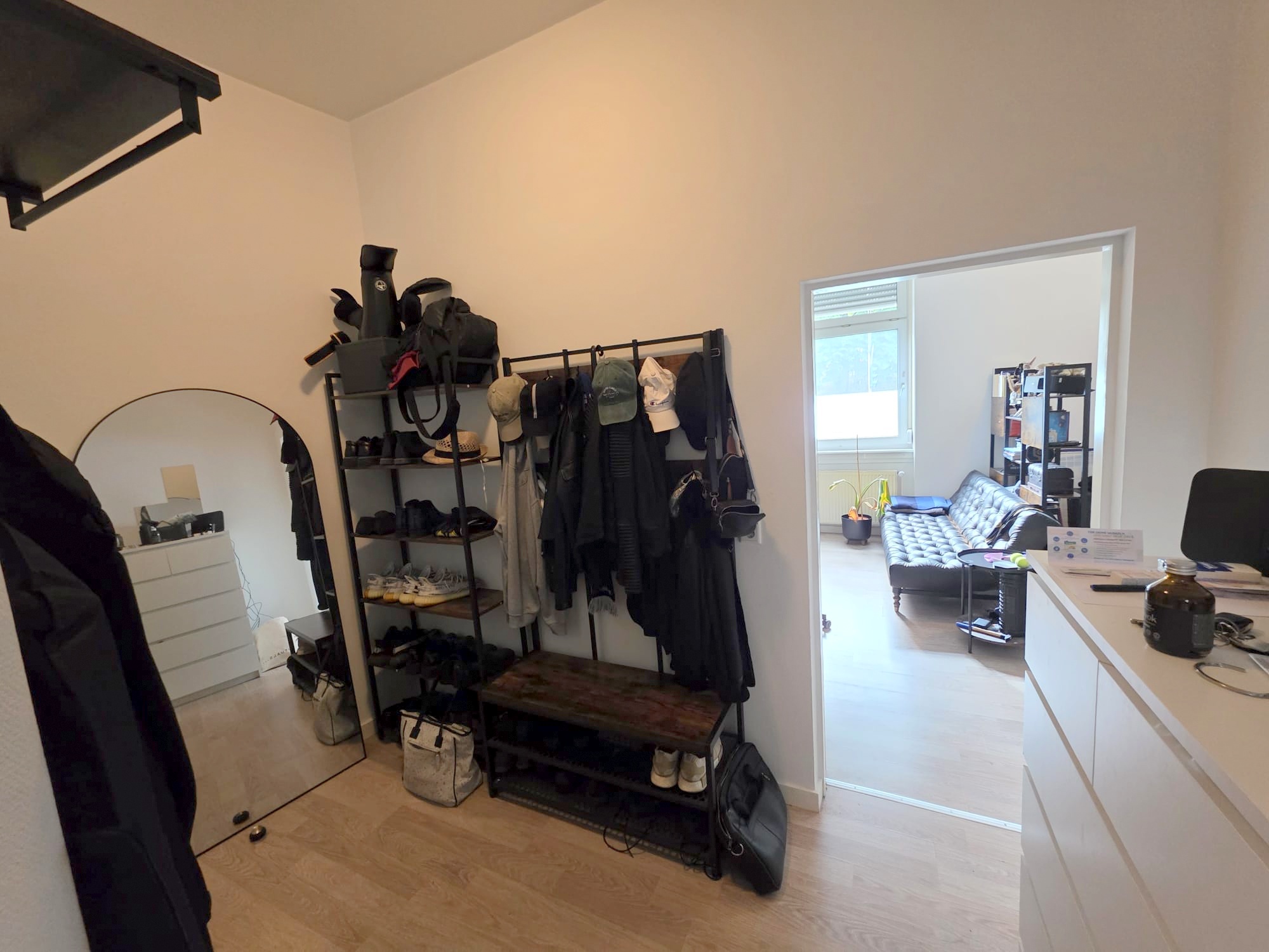 Gemütliche große 1 Zimmer Altbauwohnung mit Wohnküche – zentral in Sachsenhausen