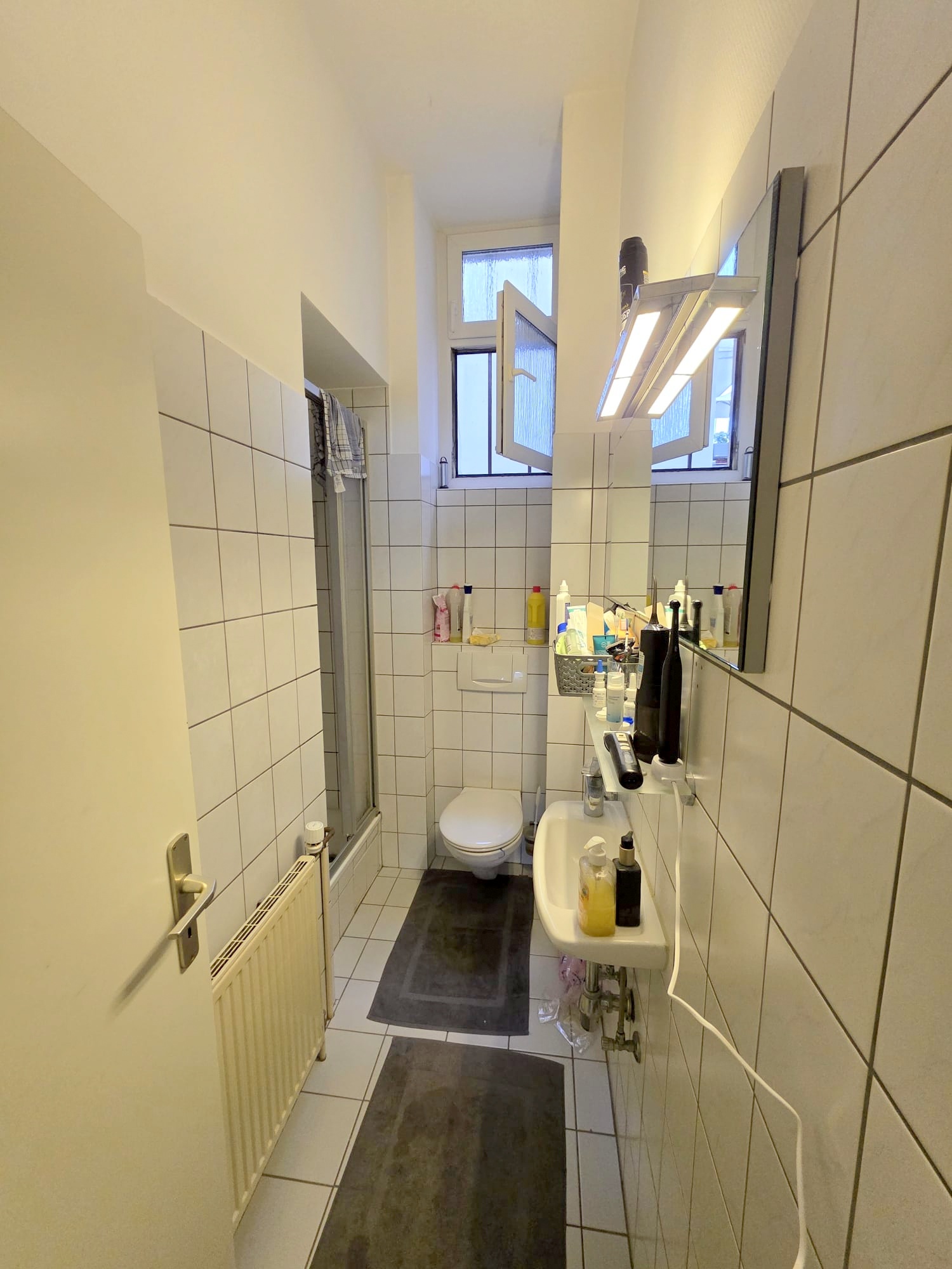Gemütliche große 1 Zimmer Altbauwohnung mit Wohnküche – zentral in Sachsenhausen