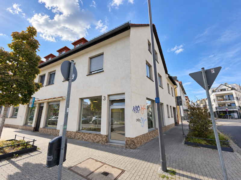 Nagelneu renoviert! Lichtdurchflutete Gewerbe-/Verkaufs-/Café Fläche in Hanau – zentrumsnah