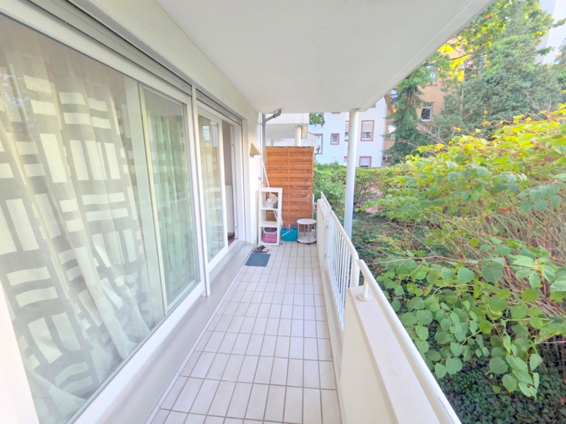 Koffer auspacken und wohlfühlen! Großzügig + top möbliert! 1 Zimmer Apartment mit Balkon in Neu-Isenburg