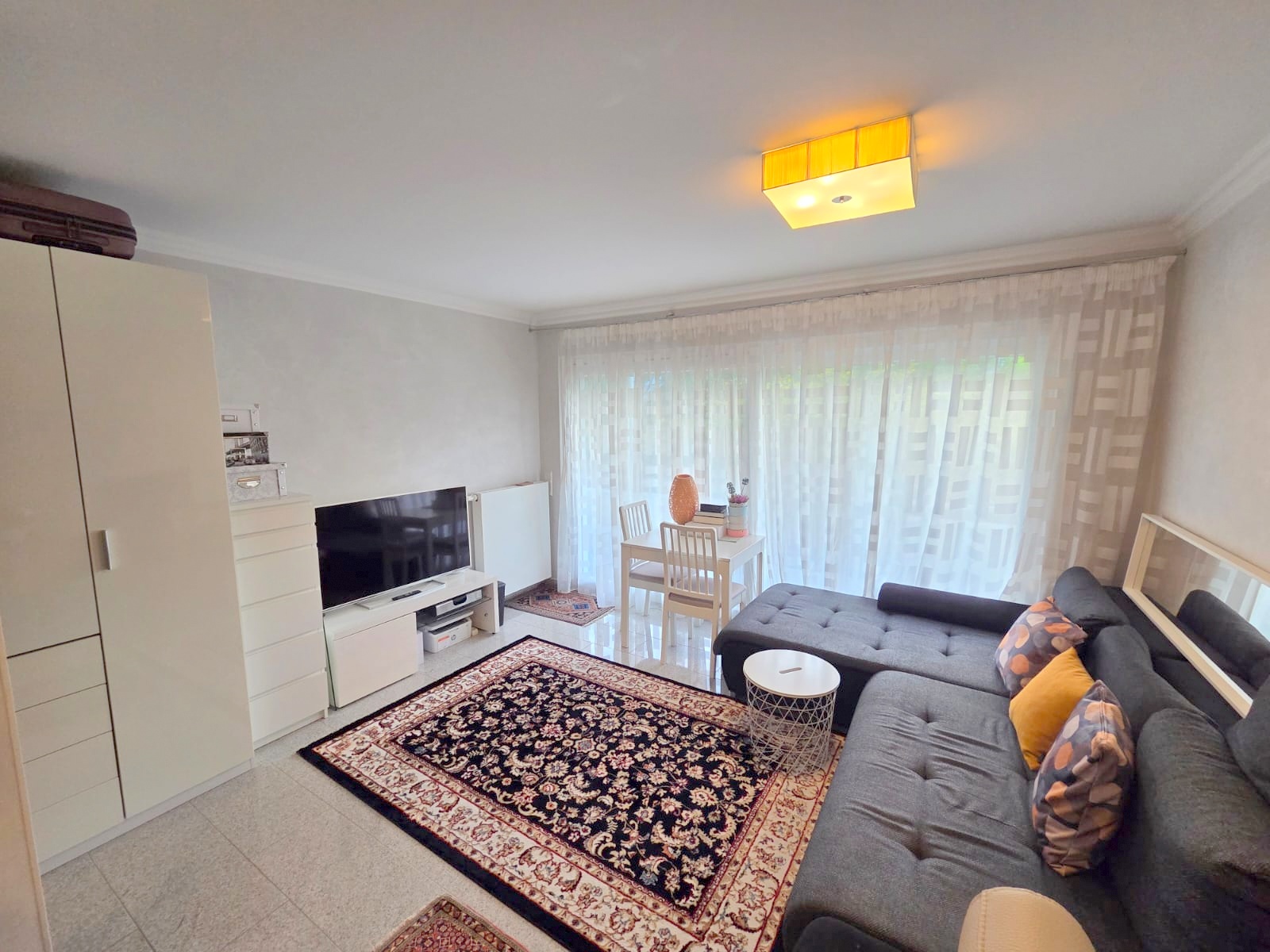 Koffer auspacken und wohlfühlen! Großzügig + top möbliert! 1 Zimmer Apartment mit Balkon in Neu-Isenburg