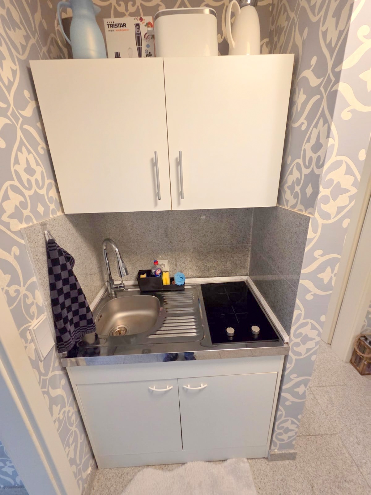 Koffer auspacken und wohlfühlen! Großzügig + top möbliert! 1 Zimmer Apartment mit Balkon in Neu-Isenburg