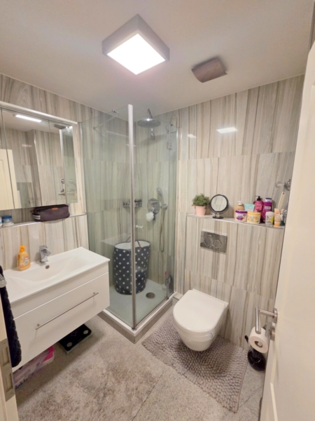Koffer auspacken und wohlfühlen! Großzügig + top möbliert! 1 Zimmer Apartment mit Balkon in Neu-Isenburg